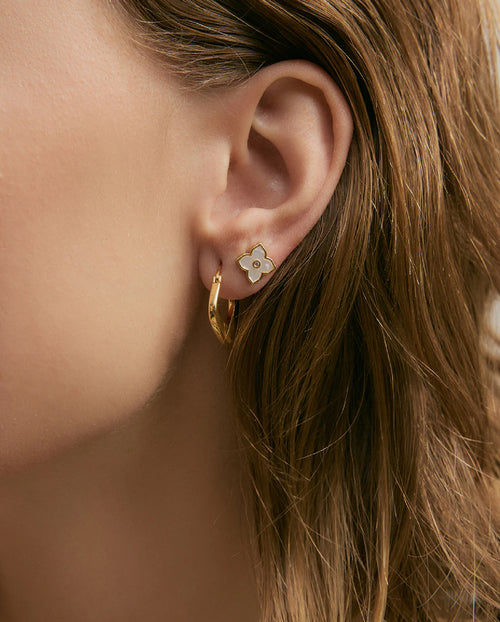 Mae Studs